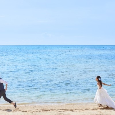  <br>【庭】沖縄随一の海の近さ！プライベート感あふれる白砂のビーチが目の前に広がる