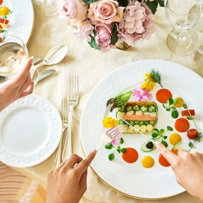 シェフの柔軟な発想から絶品料理が誕生。新しい婚礼料理との出会いを楽しんで<br>【料理・ケーキ】料理