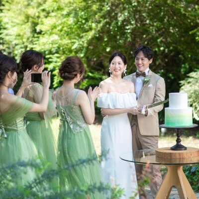 ガーデンでのケーキカット<br>【庭】広大なガーデンを自由にアレンジOK