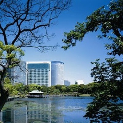 コンラッド東京　外観<br>【外観】水と緑のパノラマビュー。四季折々の美しい自然と融合するコンラッド東京