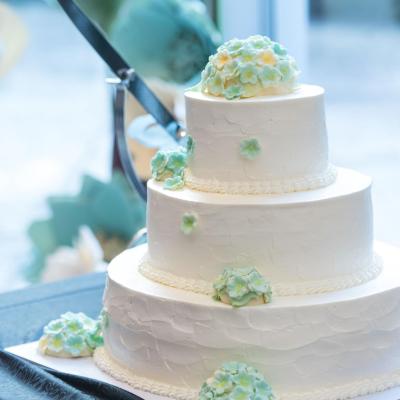 爽やかなブルーとグリーンで紫陽花をイメージしたケーキ<br>【料理・ケーキ】ウエディングケーキ