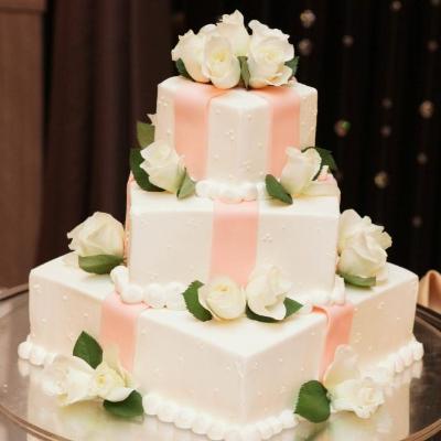 四角三段　プレゼントBOX<br>【料理・ケーキ】ウエディングケーキ