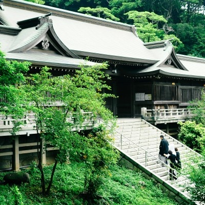 千草ホテル提携の高見神社は緑が美しい歴史ある神社