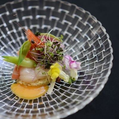 日本の四季とフレンチが融合した料理は、お箸でも食べられ年配ゲストにもオススメ