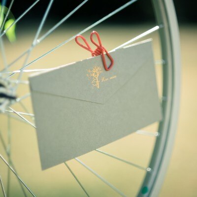 【Cycling Eve】ふたりらしく車輪にゲストへのメッセージを添えて