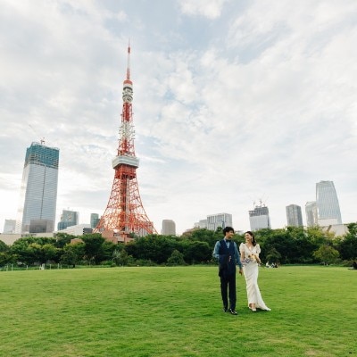 緑豊かな芝公園内に位置。東京タワーを背景に、開放感のあるロケーションフォトを<br>【外観】ロケーション