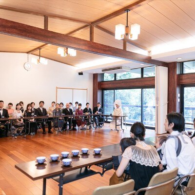 神社内には広々とした控室を複数用意。冷暖房が完備されているので快適に過ごせる<br>【付帯設備】親族も過ごしやすい設備