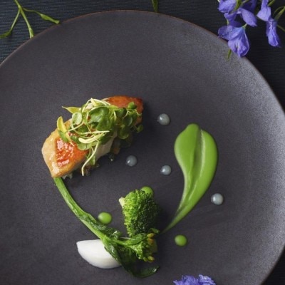 <br>【料理・ケーキ】フランス料理の世界大会で第3位を受賞した料理長が贈るおもてなし◆全会場にキッチンを併設するこだわり