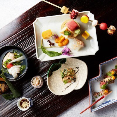 <br>【料理・ケーキ】【和洋折衷】和の料理にフレンチを融合させた幅広いゲスト層に合わせたコース