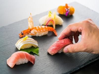 旬の食材を取り揃えた美味しいお寿司や、繊細な和食などの料理のアレンジも柔軟に対応