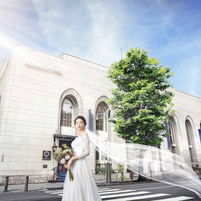 松本の街に佇む歴史的建設物が、ふたりの新たな門出となるステージに<br>【外観】【外観】登録有形文化財『旧第一勧業銀行ビル』を改装し誕生した、クラシカルなゲストハウス