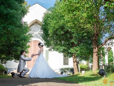 アルシェは緑豊かなガーデンに見上げれば青空といった開放的な結婚式場です。