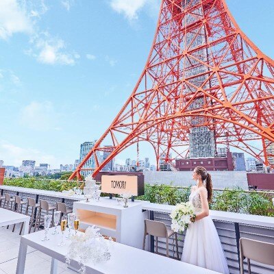 <br>【庭】【ガーデン】東京タワーを真下から眺めるガーデンはどこよりも特別な空間♪逆さ東京タワーも巷で話題