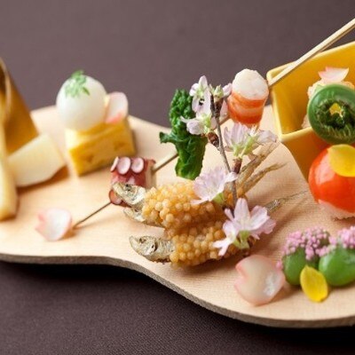 旬の食材を使用し見た目にもこだわった本格的な和食もご案内可能です♪<br>【料理・ケーキ】日本料理