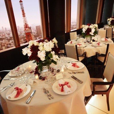<br>【披露宴】東京タワーを目の前に、ゲストとの距離が近くアットホームなパーティがかなう【着席～83名】
