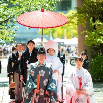 <br>【挙式】厳かに執り行われる神聖な本殿での神前式