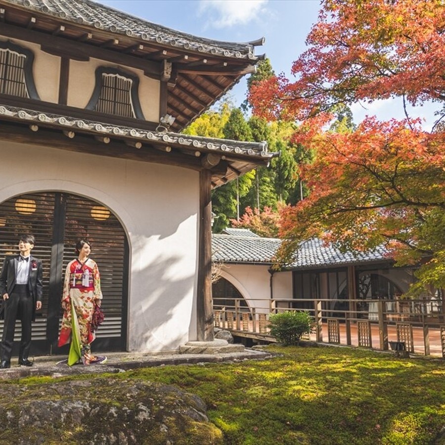 江戸時代の画家・鈴木松年の屋敷を移築した「紫水苑」は、歴史ある建造物も庭園も見事