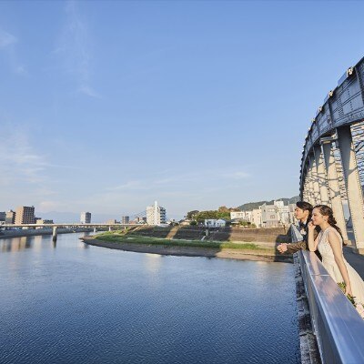 市のシンボルの一つ、御成橋は、ここならではの写真が残せると人気の撮影スポット<br>【ドレス・和装・その他】フォトスポット