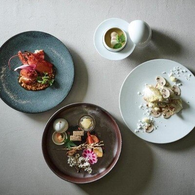 飛騨牛や鮎、山菜やお米など、豊かな自然と人の手が育んだ地元の食材を厳選使用<br>【料理・ケーキ】すべてに出汁を使った絶品婚礼料理