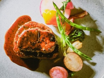 パーティを左右する大事なおもてなしのお料理！ラヴィスで大人気の黒毛和牛フィレ×フ