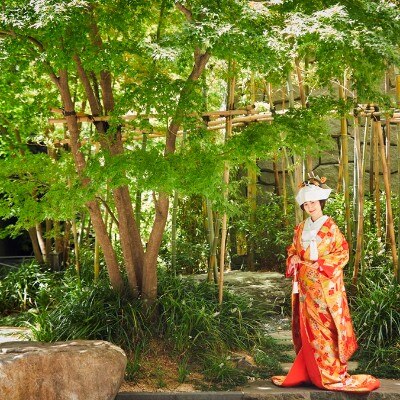 メインエントランスのすぐ隣にある竹林。和装でのスナップ撮影スポットとしても大人気<br>【付帯設備】日本の伝統美の精神が息づく庭園で叶う人気のフォトスポット