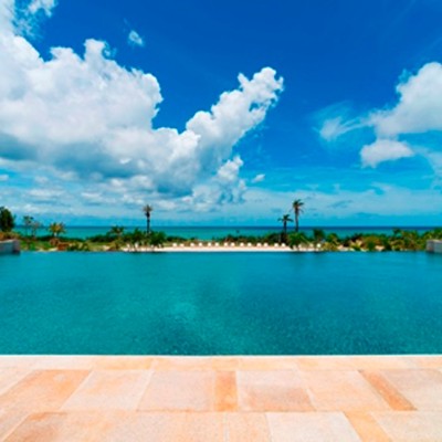 一面に広がる紺碧の海。全室オーシャンビューのホテルで、沖縄のリゾートを満喫！<br>【外観】外観