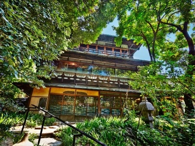 大正14年に建造され老舗の銅加工メーカーの邸宅として京都の人に親しまれてきた会場