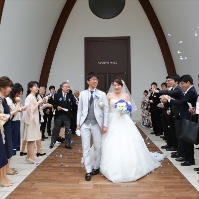 <br>【挙式】圧巻の天井高と木のぬくもりに包まれるマリンホール<br><a href='/sp/wedding/people/2187/5923/' class='link2'>この先輩カップルの体験レポートを見る</a>