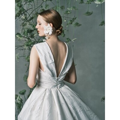 3000着以上の中から、360度美しい花嫁姿を演出してくれる一着を見つけて<br>【ドレス・和装・その他】3000着以上のラインナップから選べる衣装