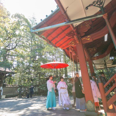 緑が美しい神社でのご結婚式<br>【挙式】近隣神社で叶える和婚×レストランウェディング