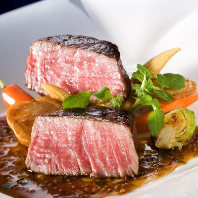 土・日・祝は試食付きフェアを開催。料理重視の先輩カップルも太鼓判の味をチェック！<br>【料理・ケーキ】料理