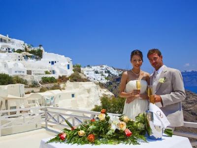 ギリシャで結婚式するなら 人気会場や先輩カップルの体験談も満載 マイナビウエディング