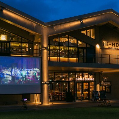 リーンを設置して、夜ならではのムービー演出をサプライズに<br>【外観】外観