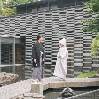 <br>【庭】庭園の豊かな緑に包まれて美しく写真が映える庭園