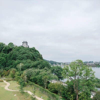 <br>【外観】「犬山城」と「茶室“如庵”」２つの国宝に見守られた唯一無二のロケーション