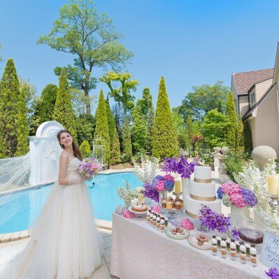 緑や花々が咲くロマンティックなプール付きのガーデンで、ゲストと歓談のひとときを♪<br>【披露宴】ローズプリンセスマナー（着席：～100名）