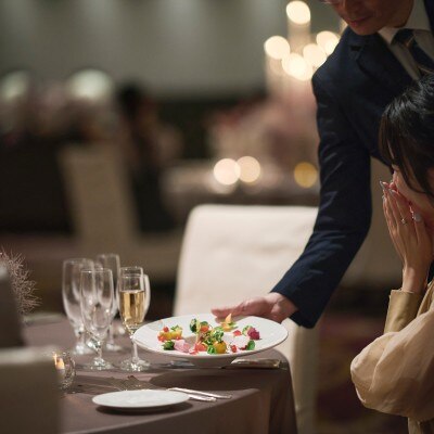 <br>【披露宴】大迫力の映像演出がかなうラグジュアリー空間「ラフェスタ」／着席80～300名