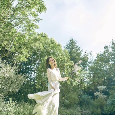 <br>【庭】パーティ会場から続くプール付きテラス