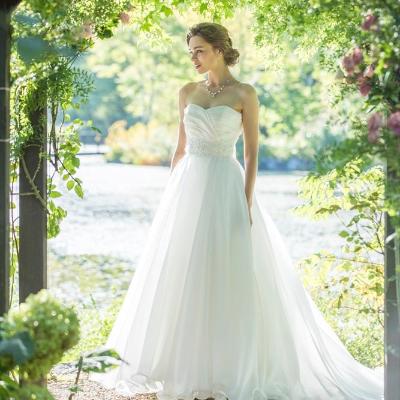 <br>【ドレス・和装・その他】花嫁を美しく引き立てるインポートドレス