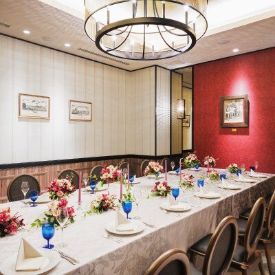 イタリアンカラーのレッドをポイントに使ったモダンなレストラン「サンミケーレ」<br>【披露宴】モダンデザインで 洗練された大人の空間「サンミケーレ」／着席20～60名