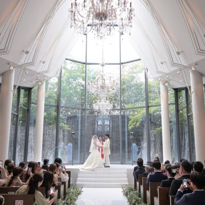 ご友人からは「友人の中で初めての結婚式でしたが、こんなにも素敵でこちらまで幸せになる式でした」や「どの場面も2人らしく可愛くて面白くて幸せいっぱいでした」との感想も♪