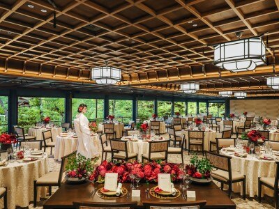 京都のなかでも最大級の広さを誇る、贅沢なご披露宴会場。