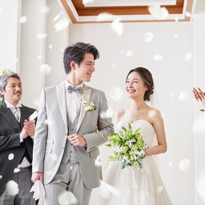 73 700円の 挙式プラン に 必要なアイテムがすべて含まれているから安心 スペシャル 小さな結婚式 表参道店 マイナビウエディング