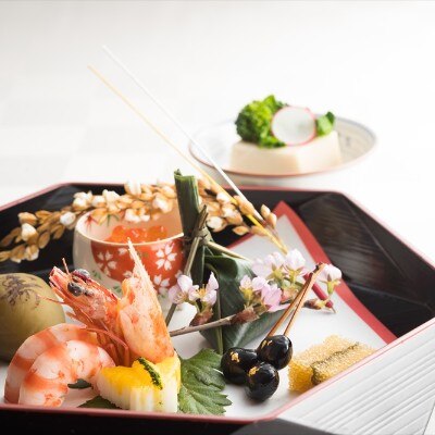 <br>【料理・ケーキ】伝統を受け継いだ調理法で作られる京懐石にフレンチを取り入れた特別メニュー『お料理』②