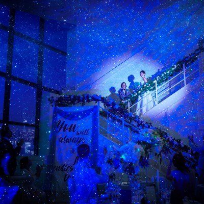 <br>【披露宴】クリスタルレジデンス（着席100名）窓の外にきらめく特別な東京の夜景とキャンドルの灯る幻想的なパーテ
