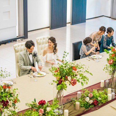  こだわり抜いた料理を囲みながら、心温まるひと時を<br>【披露宴】アットホームな少人数でのウエディングもかなう