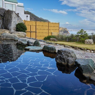 天気がいい日は富士山が見える絶景露天風呂も。遠方ゲストにも喜ばれるおもてなしに<br>【ドレス・和装・その他】ステイウエディング