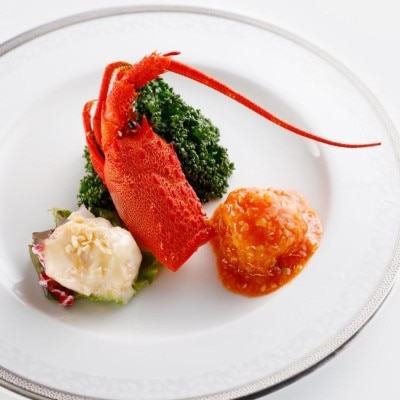 フレンチ、和食、中華と幅広く対応できるのはホテルならでは。好みに合わせて選択を<br>【料理・ケーキ】中国料理