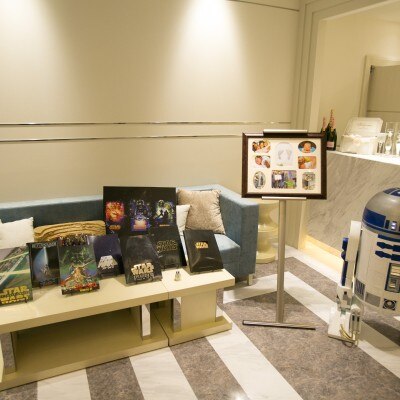 とても器用なご新郎様手作りの等身大R2-D2!!凄い!!!
他にも飾りきれないほど沢山のグッズでウェルカムスペースは埋め尽くされていました♡