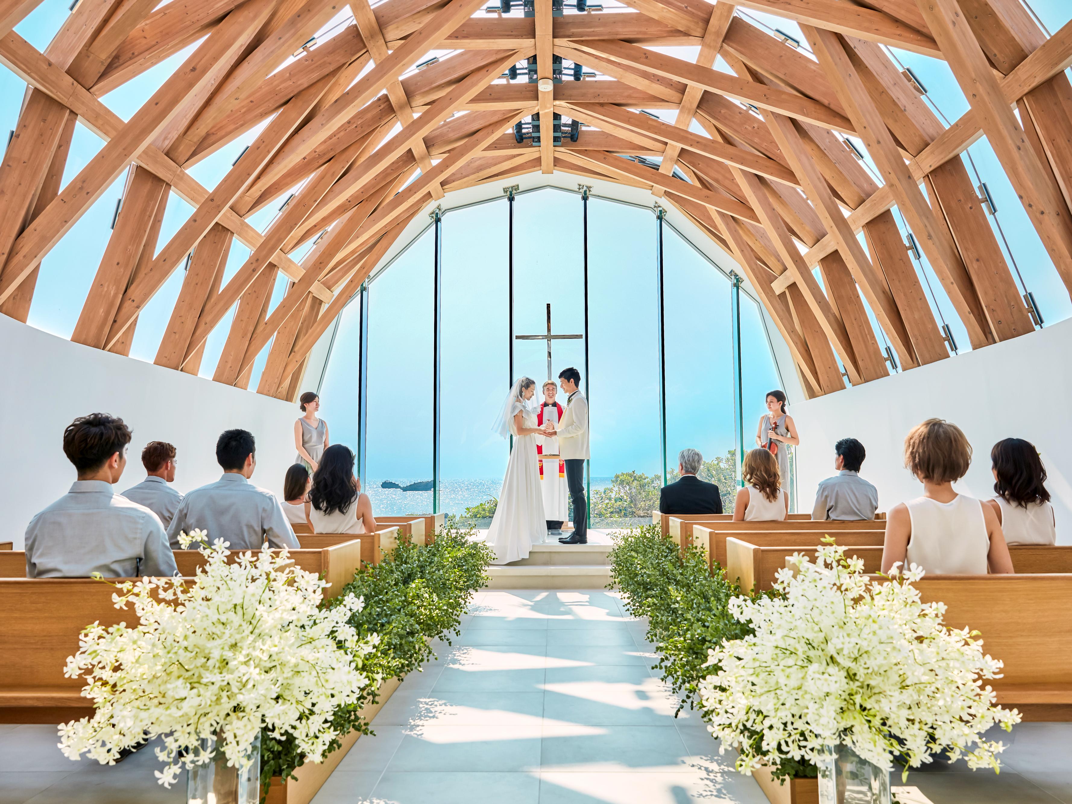 瀬良垣島教会 アールイズ ウエディングで結婚式 マイナビウエディング 国内リゾート婚